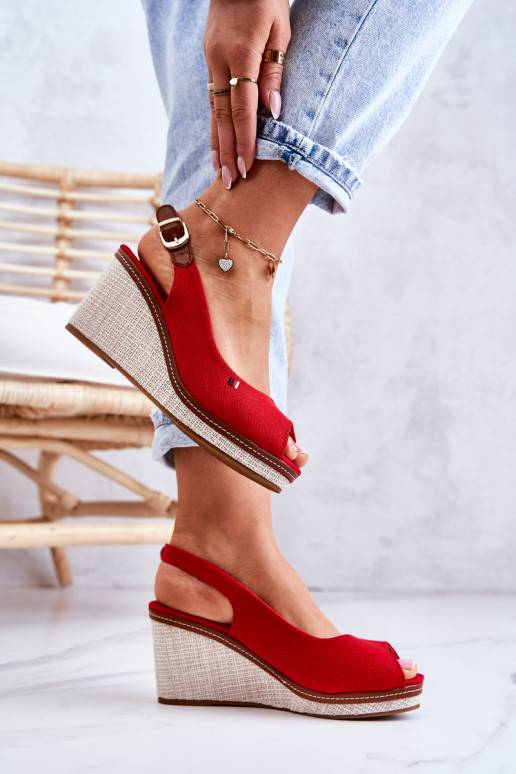   Mugavad sandaalid pannaldega runased Thallas