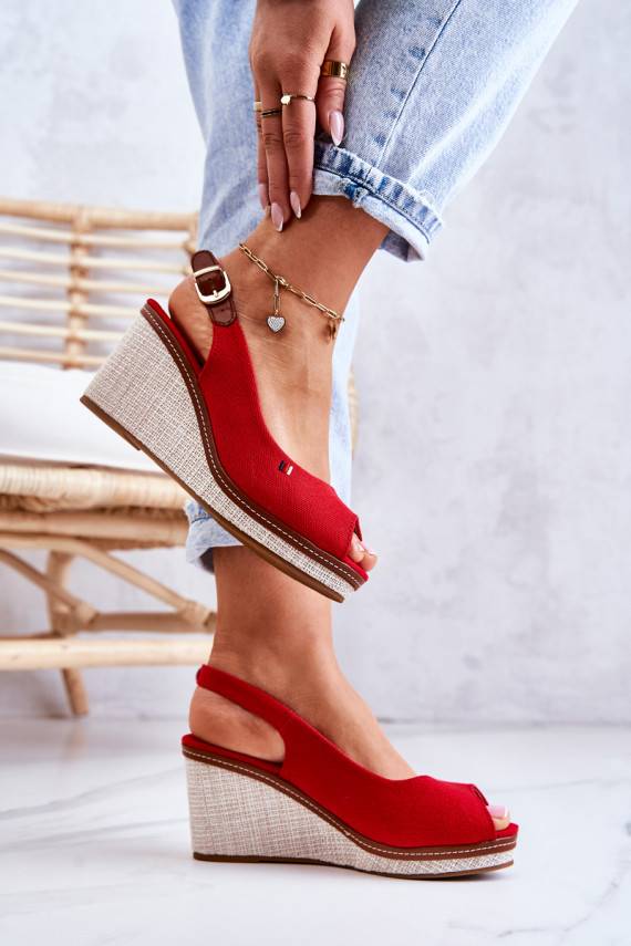   Mugavad sandaalid pannaldega runased Thallas