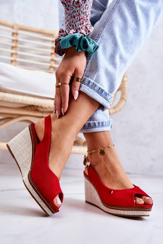   Mugavad sandaalid pannaldega runased Thallas