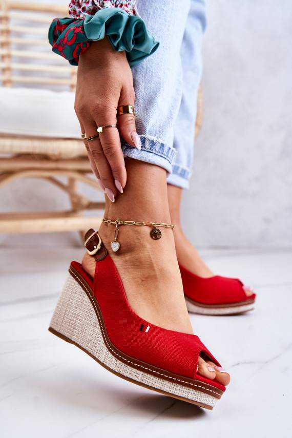   Mugavad sandaalid pannaldega runased Thallas