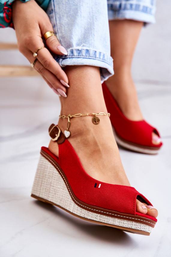   Mugavad sandaalid pannaldega runased Thallas