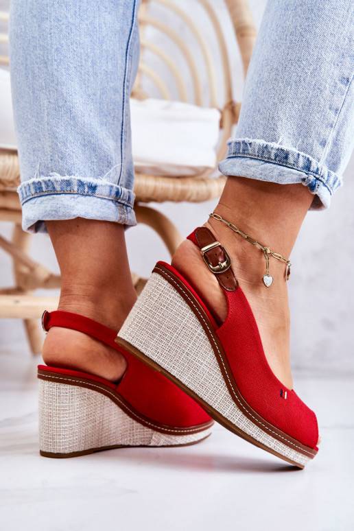   Mugavad sandaalid pannaldega runased Thallas