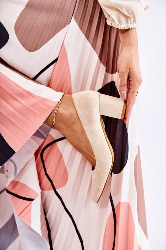 Klassikalise mudeli Kingad seemisnakhsed kõrge jämeda kontsaga beeži värvi Lency