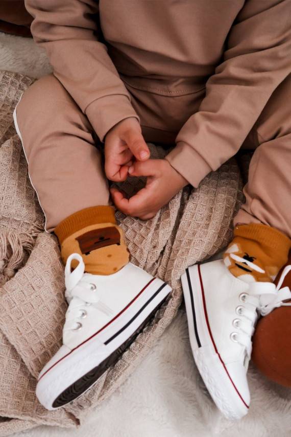 Laste vabaajajalatsid Klassikalise mudeli valget värvi Filemon