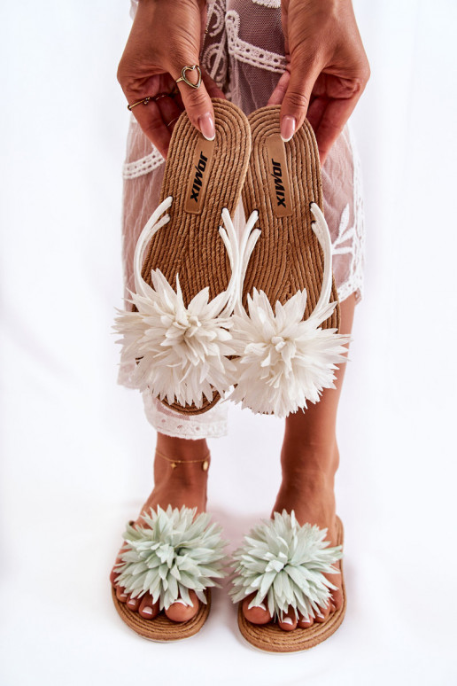   Plätud moodsad varbavahe-sandaalid  valget värvi Eviana