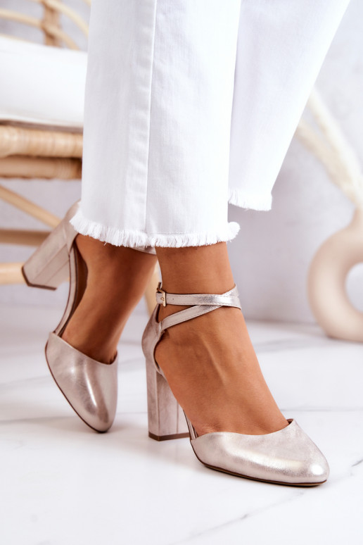 Kingad   kõrge jämeda kontsaga Sergio Leone SK851 Kuldset värvi