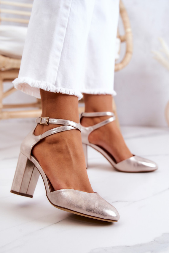 Kingad   kõrge jämeda kontsaga Sergio Leone SK851 Kuldset värvi