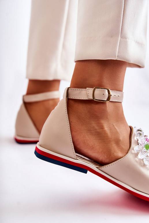     sandaalid kaunistustega beeži värvi Nevassa