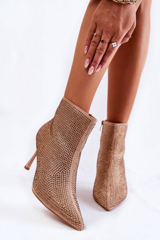   Naiste poolsaapad kõrge jämeda kontsaga neetidega beeži värvi Irma