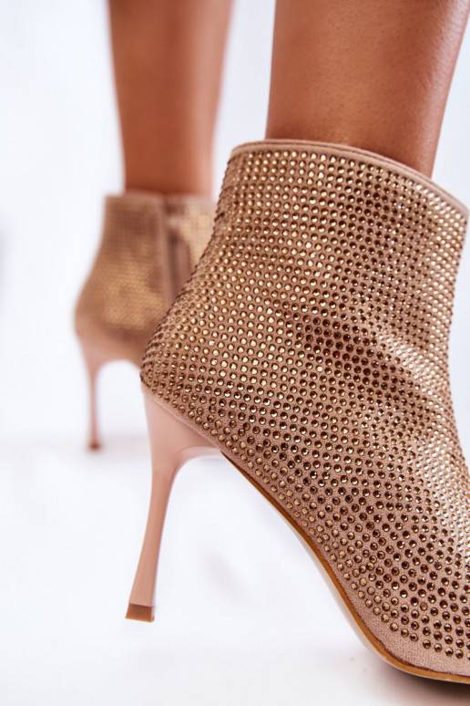   Naiste poolsaapad kõrge jämeda kontsaga neetidega beeži värvi Irma