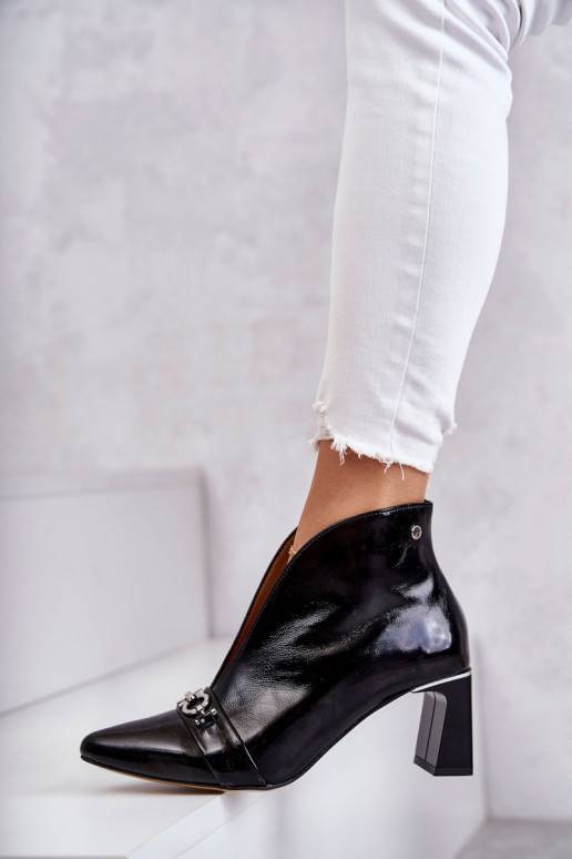   Naiste poolsaapad kõrge jämeda kontsaga  mustad 05262-01