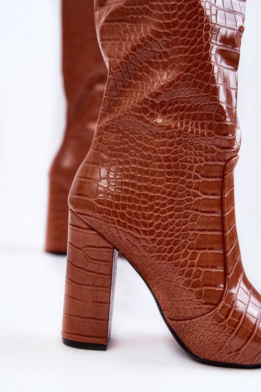 Moekad pika säärega saapad kõrge jämeda kontsaga pruunid värvi Constancy