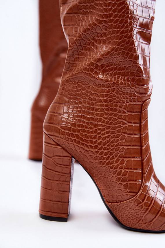 Moekad pika säärega saapad kõrge jämeda kontsaga pruunid värvi Constancy