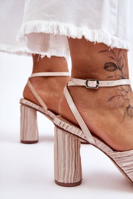 moodsad sandaalid lipsukesega kõrge jämeda kontsaga Elevandiluu värvi Callum