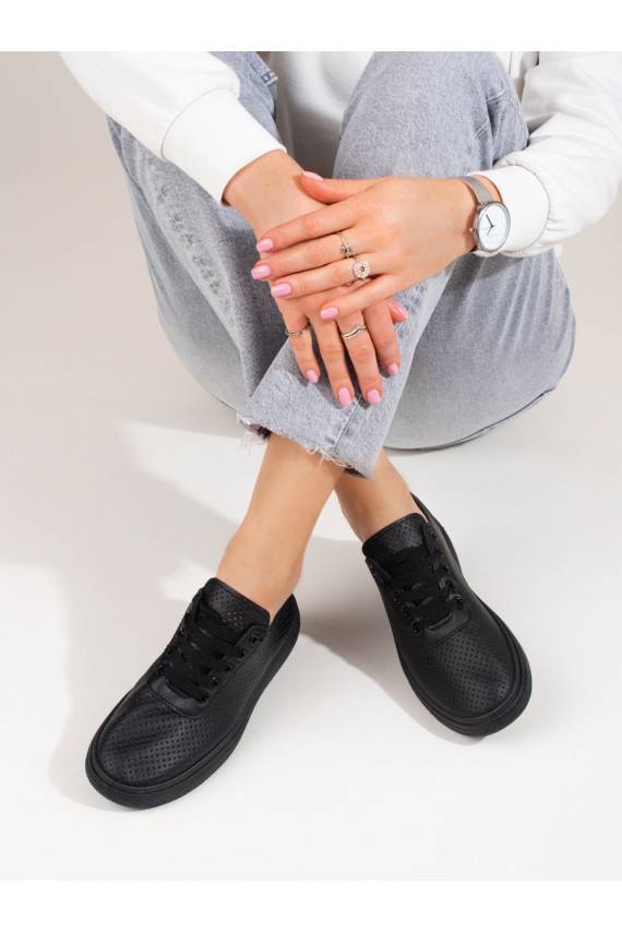   Mustad kingad shelovet 