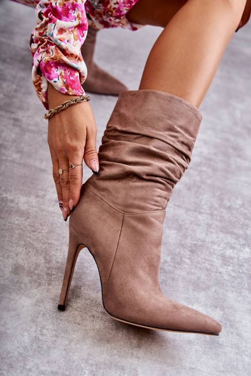   Marszczone Naiste poolsaapad pika säärega saapad pruunid värvi Laguna